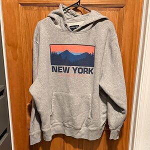 Gray New York Graphic Hoodie - men’s XXL